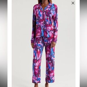 NWT Alivia Women’s Pj Set Paintbrush Magenta Color Size:Large